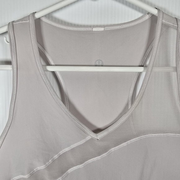 Lululemon Mesh in Motion Racerback in Dove Grey size 6? Activewear Athlete - Picture 3 of 8